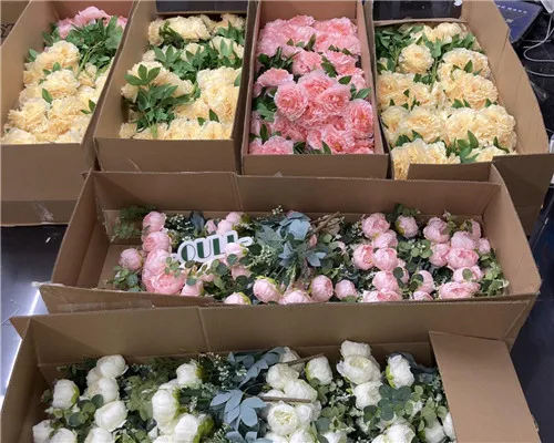 OULI won met succes een grote volgorde van kunstbloemen ter waarde van 30.000 Amerikaanse dollar uit Canada