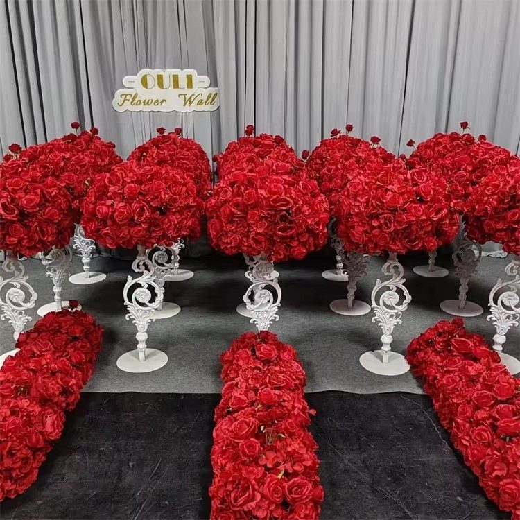 Top bloemenbalkleuren voor bruiloftdecoraties: rode, witte en roze trends