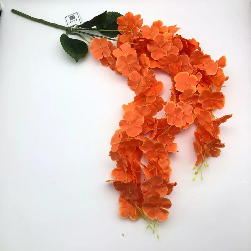 Kunstmatige blauwe plekken hangende bloemen