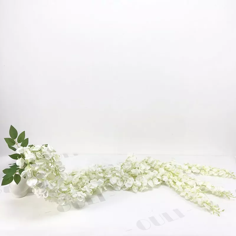 Witte nep -blauwbloemen bloemen